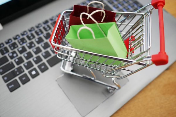 Acquisti on line, i consigli di Federconsumatori