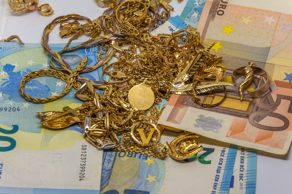 Al momento stai visualizzando Il caso del mese di Federconsumatori. Il prestito su pegno, cos’è e come funziona