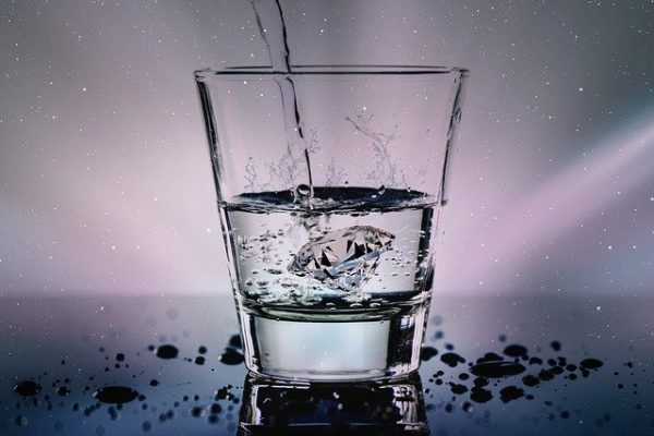 Alimentazione e salute. Caraffe, filtri e depuratori. cosa sapere?