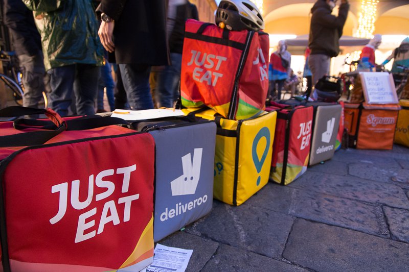 Al momento stai visualizzando Aziende di consegna del cibo a domicilio: i cittadini preferiscano quelle che hanno sottoscritto la “Carta di Bologna”