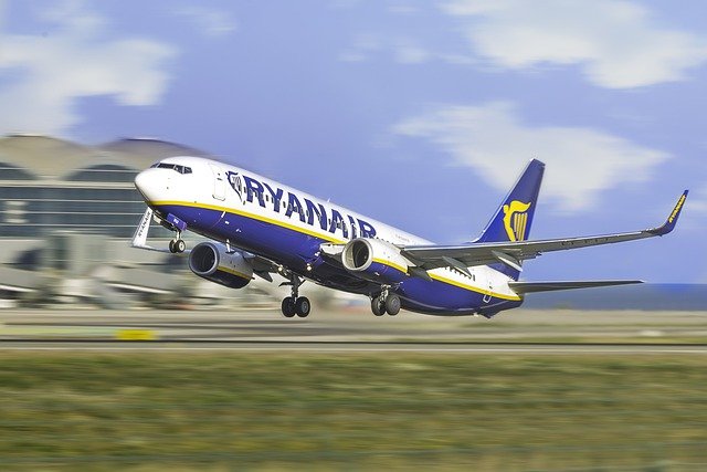 Al momento stai visualizzando ​Caso del mese di Federconsumatori ER. Se l’aereo è in ritardo, la compagnia non accampi scuse