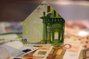 Coronavirus: accordo ABI- Associazioni dei Consumatori su nuova moratoria per le famiglie. Sospensione anche per mutui garantiti da immobili e altri finanziamenti a rimborso rateale