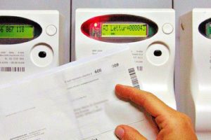 Energia, forti riduzioni in bolletta.Per l’elettricità -18,3% e per il gas -13,5%. Buone notizie, ma necessaria sospensione del pagamento per le famiglie in difficoltà.
