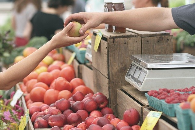 Al momento stai visualizzando Filiera corta e gruppi di acquisto solidale: riscoprire i prodotti del territorio