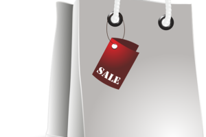 Giuste le proteste dei commercianti per i saldi in partenza ad agosto. Un errore lo slittamento di un mese