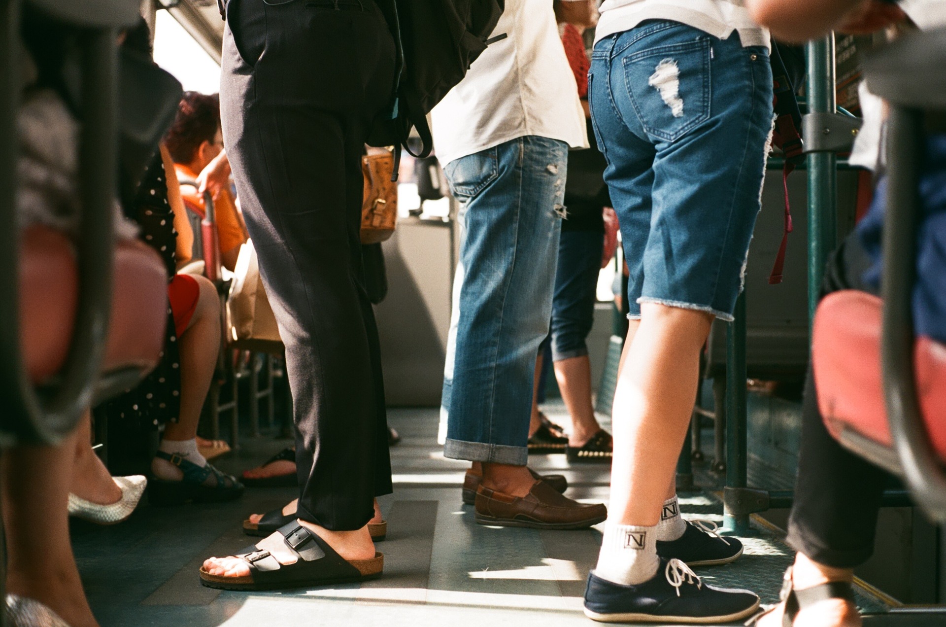 Al momento stai visualizzando SALTA SU: bus e treni regionali gratuiti per gli studenti under 19. Dal 25 agosto è attiva la piattaforma per la richiesta dell’abbonamento