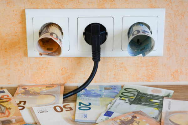 Rincari luce e gas, cosa sapere